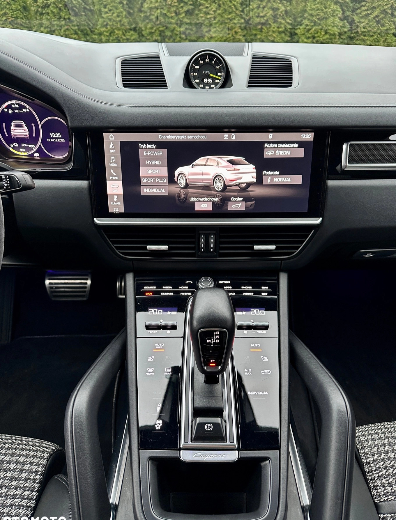 Porsche Cayenne cena 749000 przebieg: 34500, rok produkcji 2021 z Lubawa małe 781